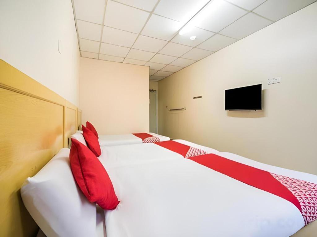 Oyo 301 River Inn Hotel Баттерворт Экстерьер фото