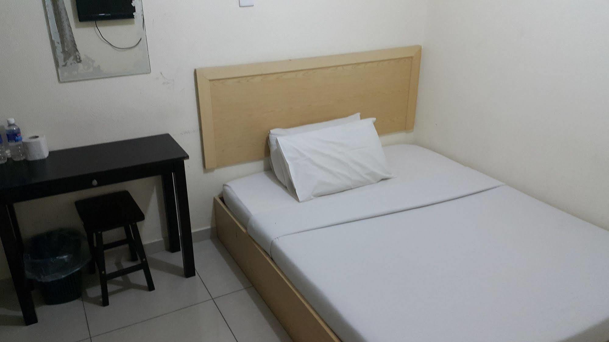 Oyo 301 River Inn Hotel Баттерворт Экстерьер фото