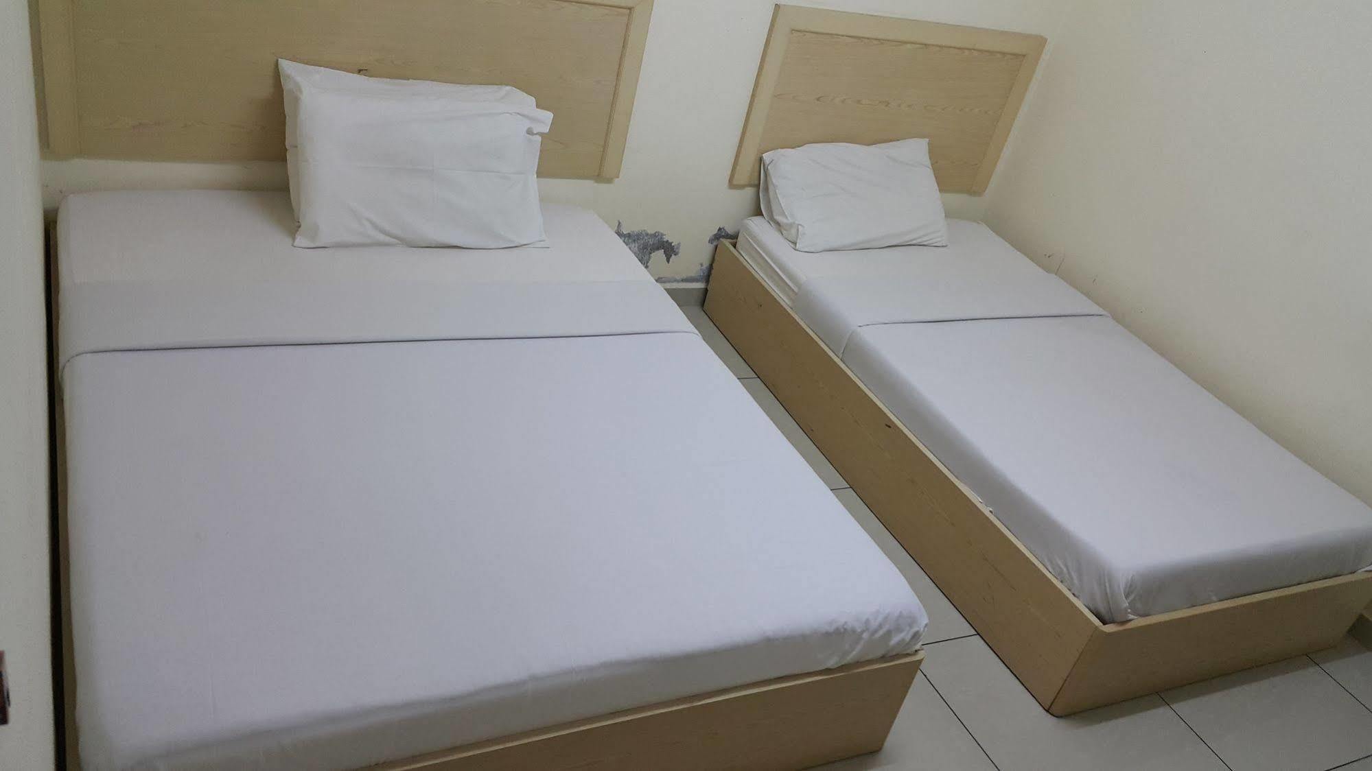 Oyo 301 River Inn Hotel Баттерворт Экстерьер фото
