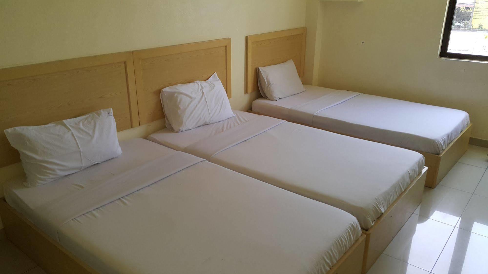 Oyo 301 River Inn Hotel Баттерворт Экстерьер фото