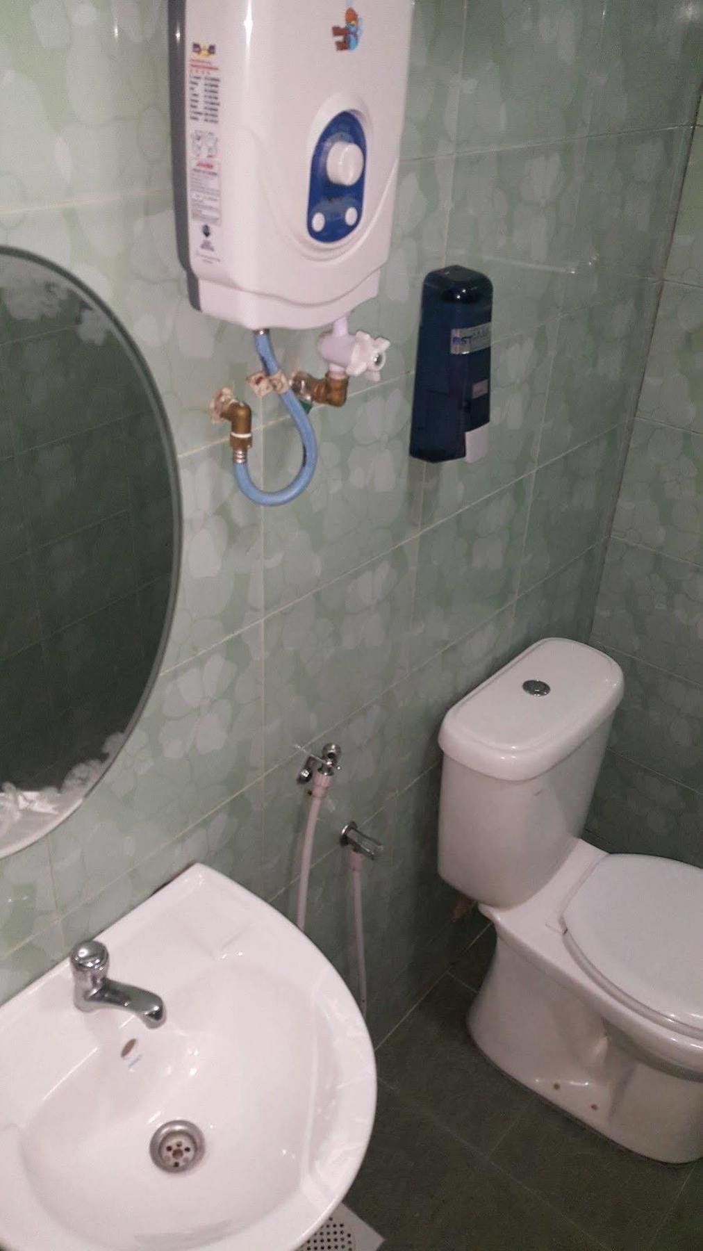 Oyo 301 River Inn Hotel Баттерворт Экстерьер фото