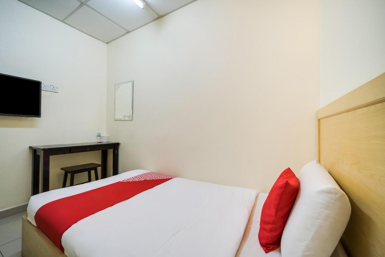 Oyo 301 River Inn Hotel Баттерворт Экстерьер фото