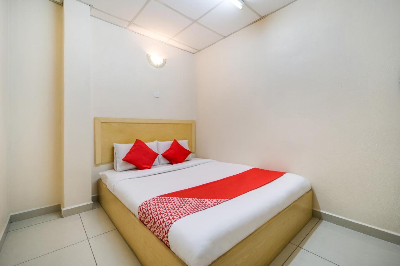 Oyo 301 River Inn Hotel Баттерворт Экстерьер фото
