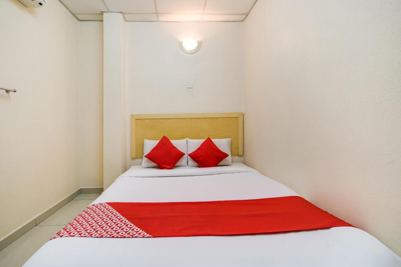 Oyo 301 River Inn Hotel Баттерворт Экстерьер фото