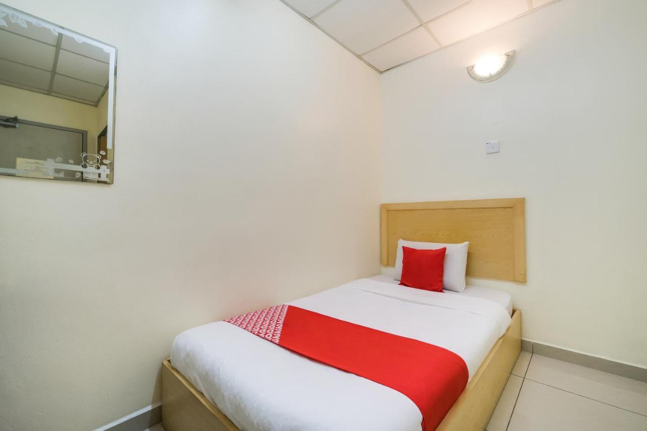 Oyo 301 River Inn Hotel Баттерворт Экстерьер фото