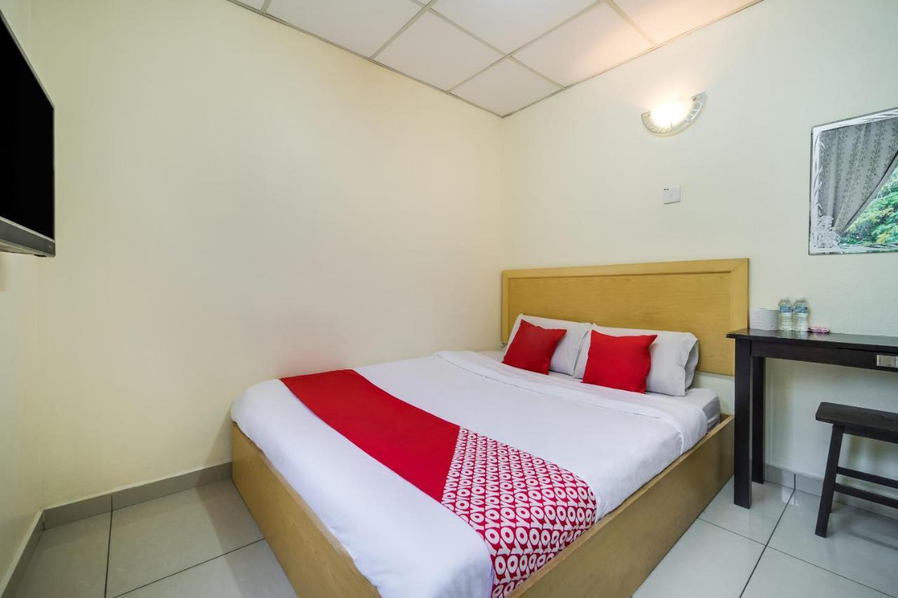 Oyo 301 River Inn Hotel Баттерворт Экстерьер фото