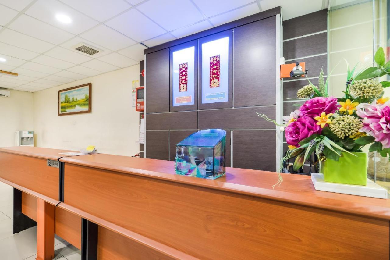 Oyo 301 River Inn Hotel Баттерворт Экстерьер фото
